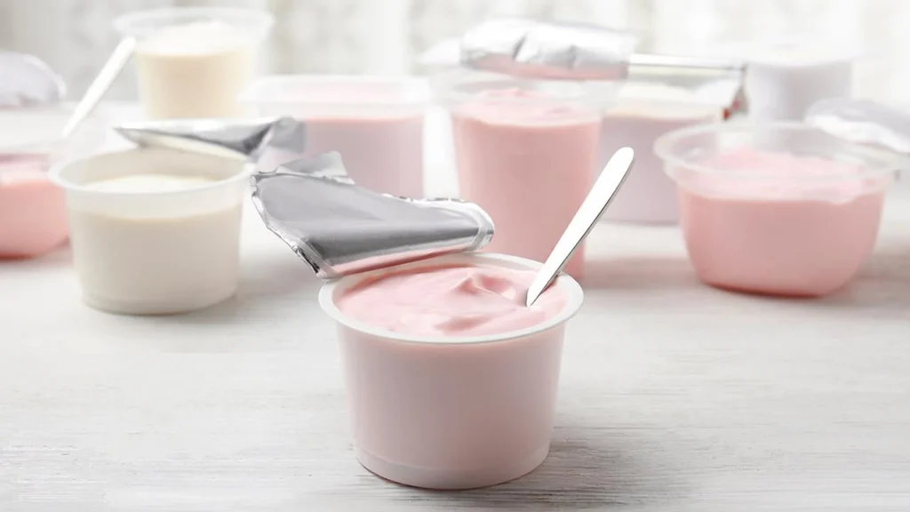7 idee per riciclare i barattoli di yogurt e dar loro nuova vita in casa.