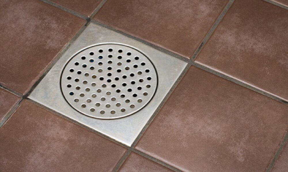 Come eliminare il cattivo odore che persiste nello scarico del bagno?