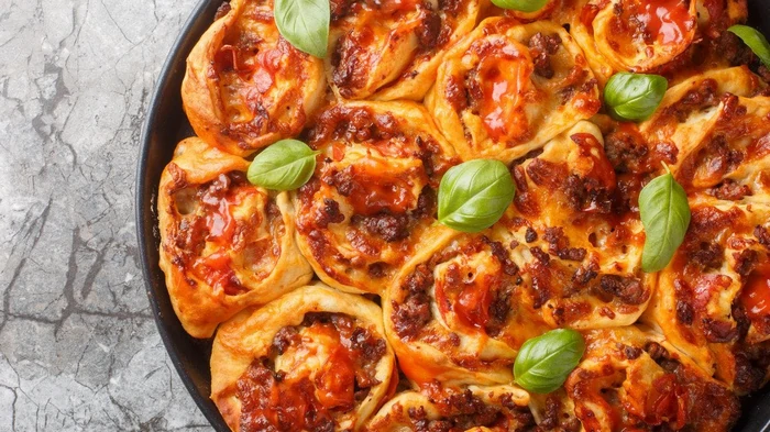 Involtini di carne e formaggio: deliziose ricette di pasticceria